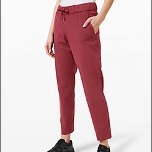 Lululemon On the Fly 7/8 Pant 27”